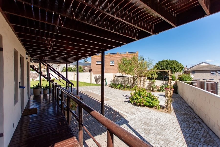 3 Bedroom Property for Sale in Myburgh Park Western Cape